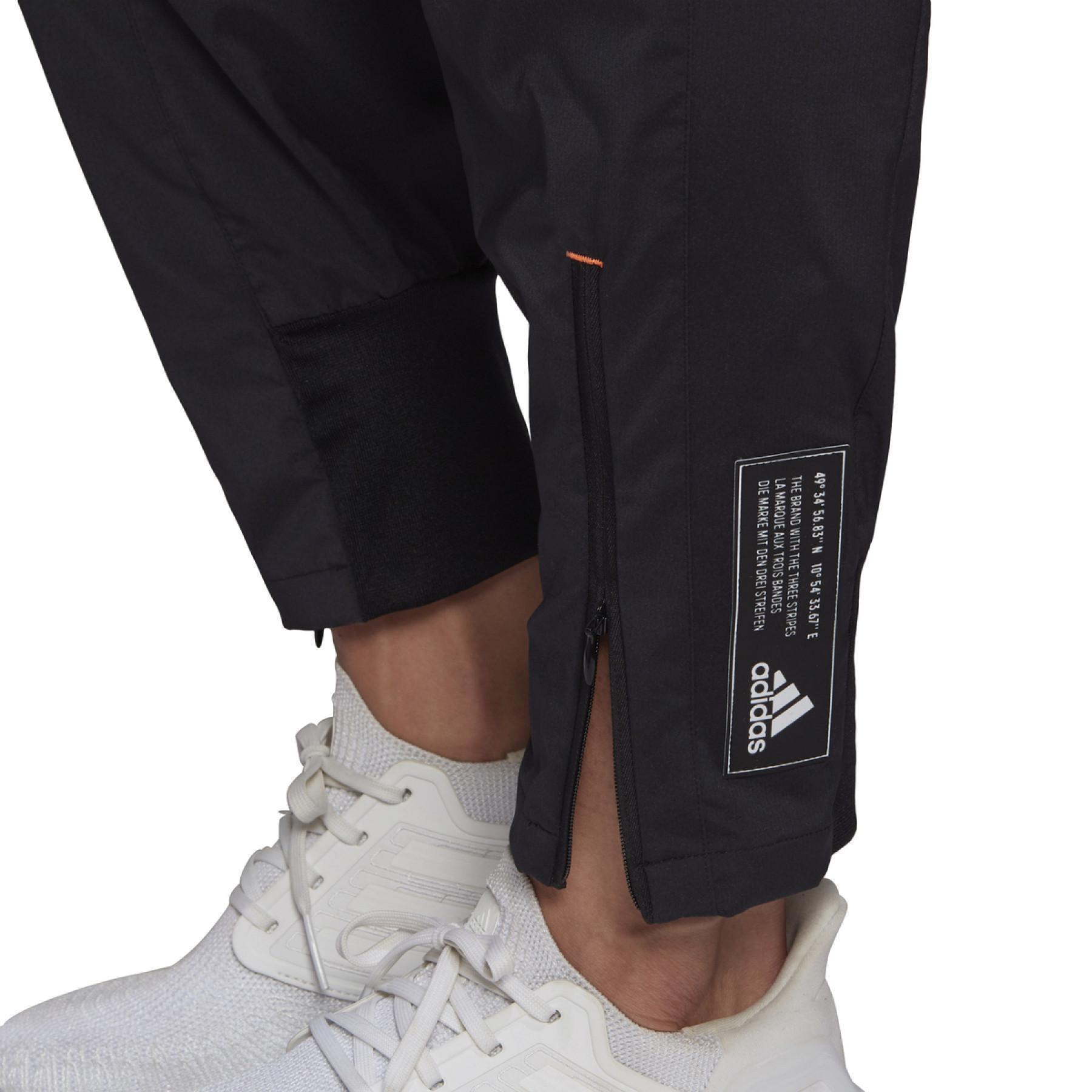 Pantaloni della tuta da donna adidas Track Primeblue